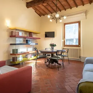 santa-croce-appartamento-con-due-camere-da-letto.it-tuscanyhotel.com/